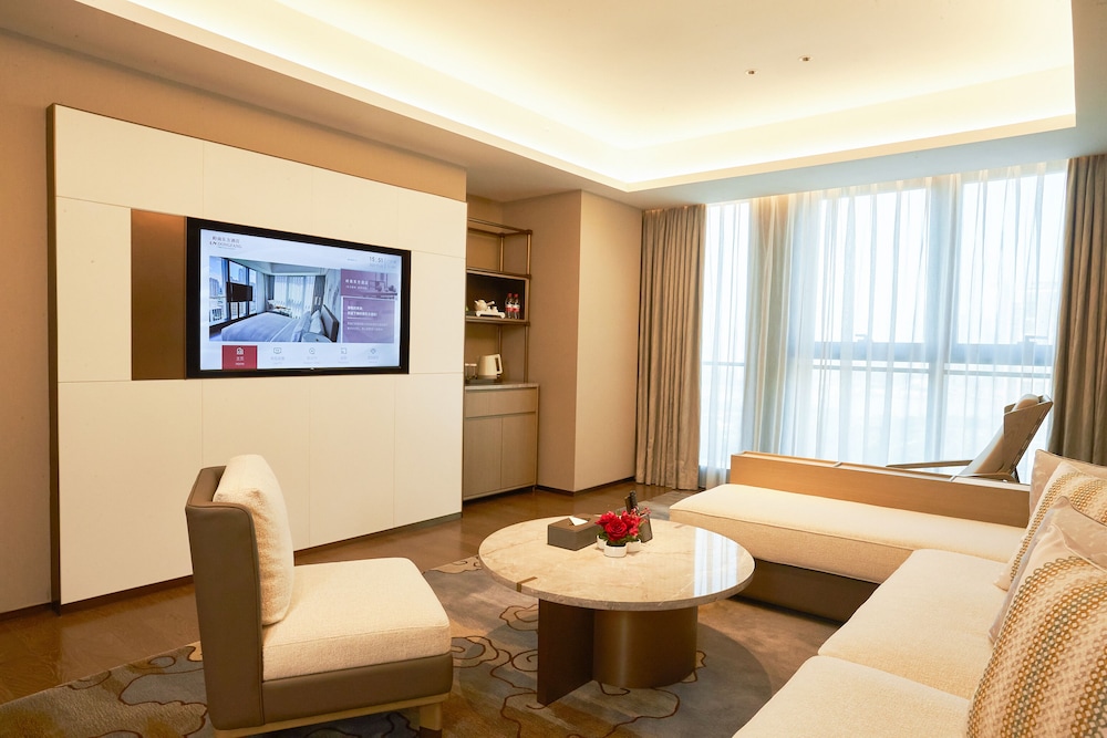LN Dongfang Hotel Pazhou 38/60