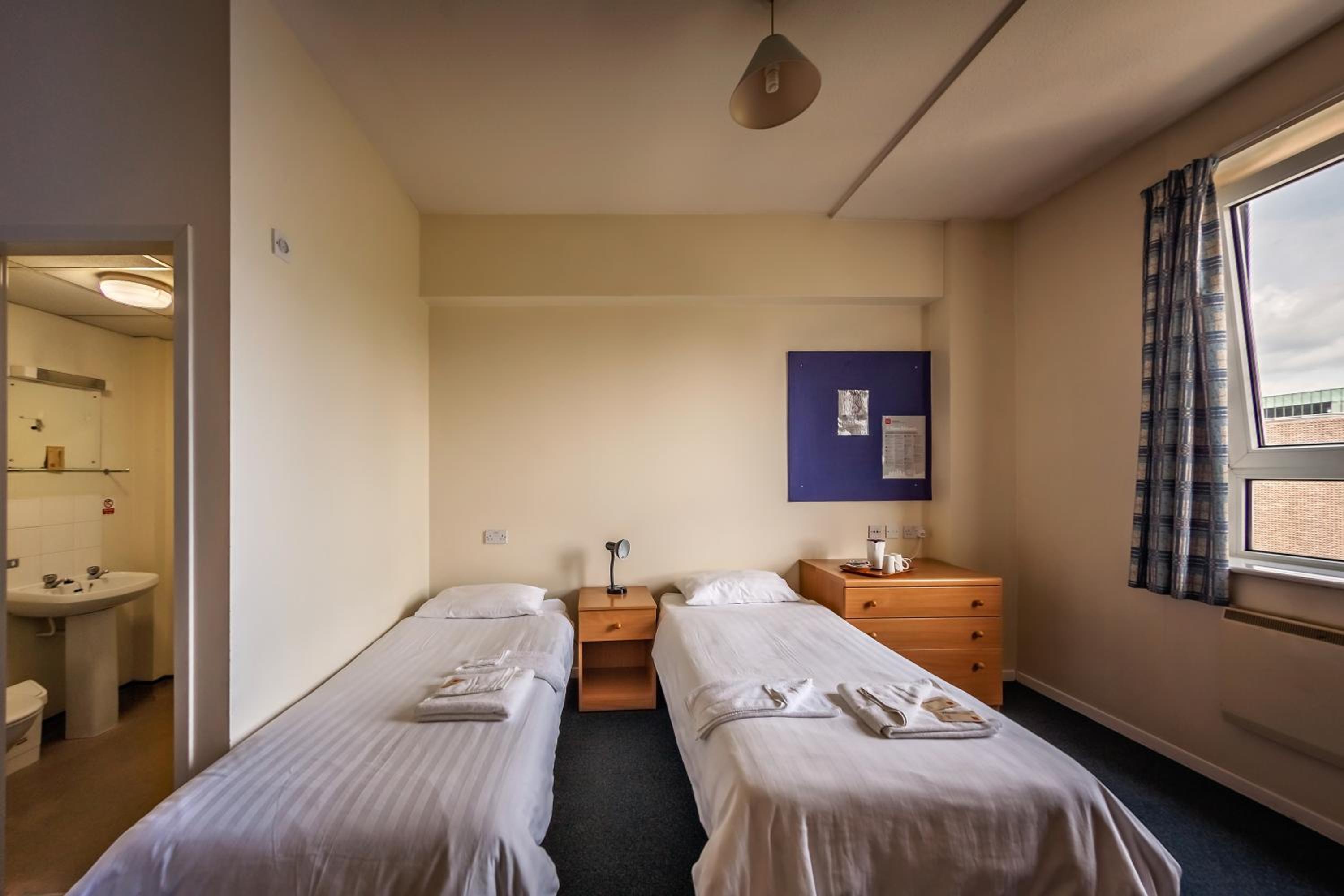 Room, Twin Beds