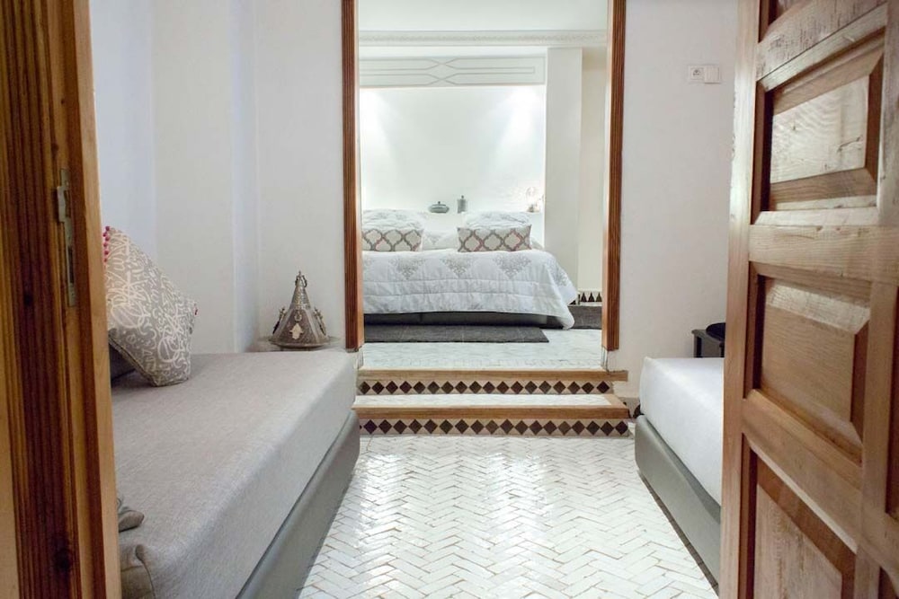Riad Yacout 20/76