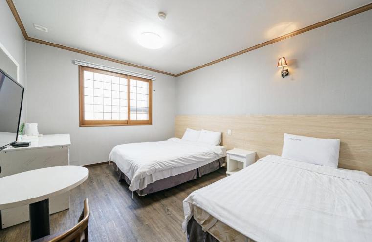 Apple Hotel 13/36