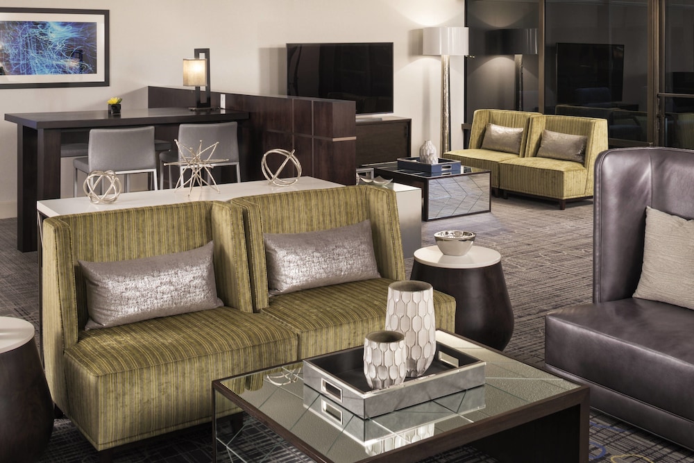 SHERATON BLOOMINGTON HOTEL 13/47