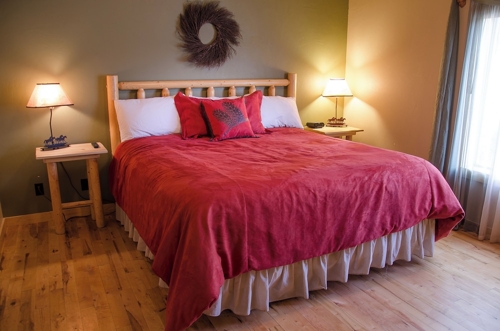 Family, House, 2 King Beds, 3 Beds, Valley View
