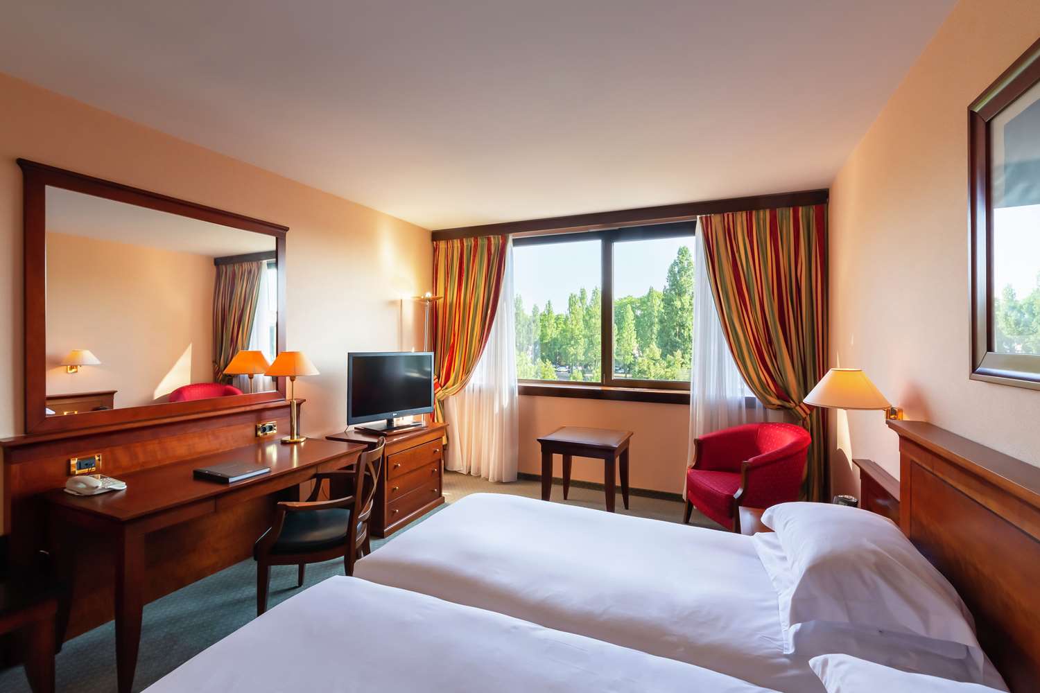 Room, Twin Beds