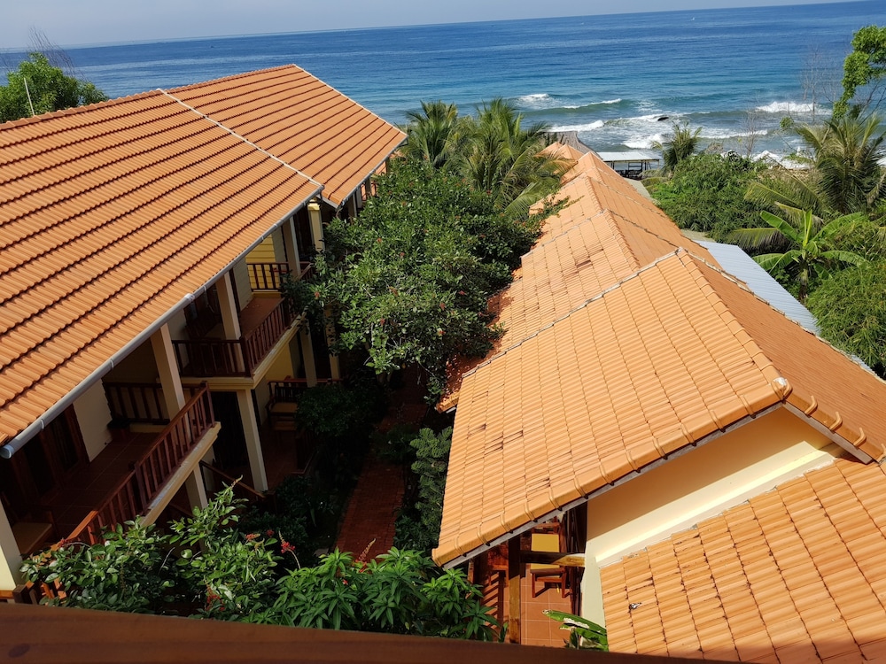 Free Beach Resort 49/50