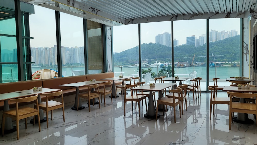Grand Bay View Hotel 35/50
