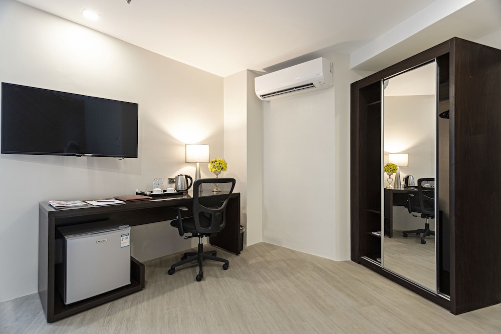 Sarrosa International Hotel And Residential Suites 40/50