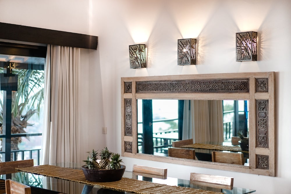 Batu Karang Lembongan Resort and Spa 70/85