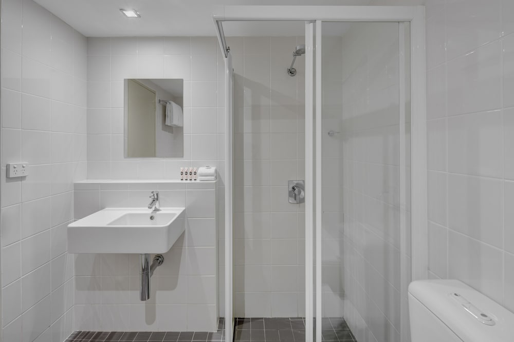 TRAVELODGE HOBART 20/70