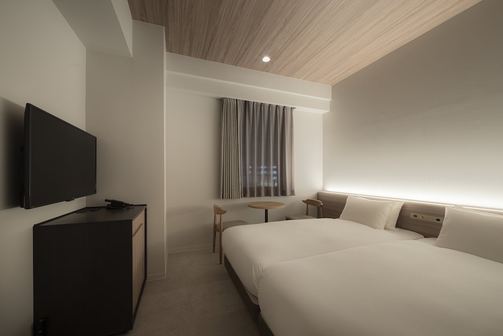 ROOM, TWIN BEDS