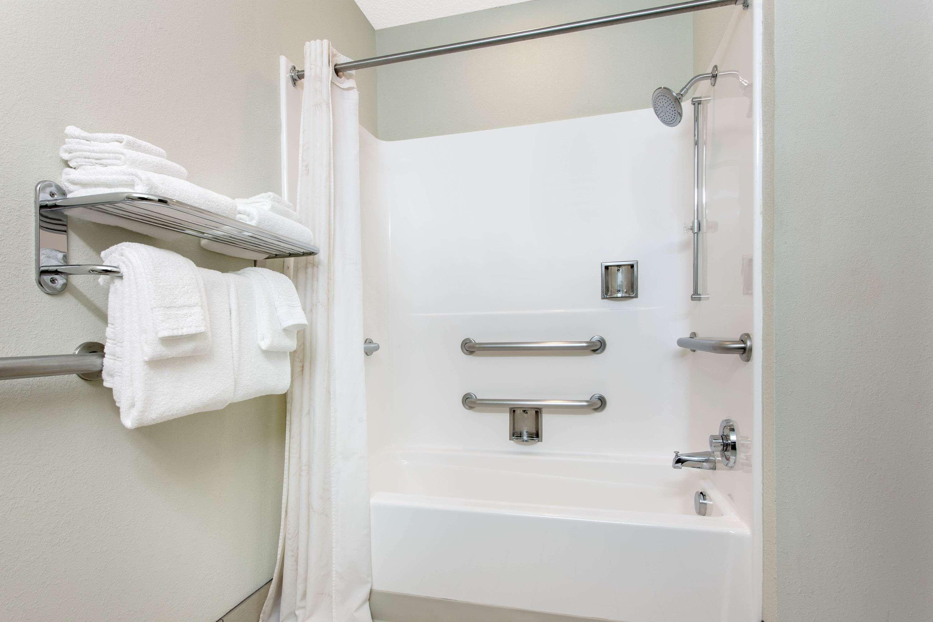 Microtel Inn Suites By Wyndham Lillington Near Campbell U 17/17