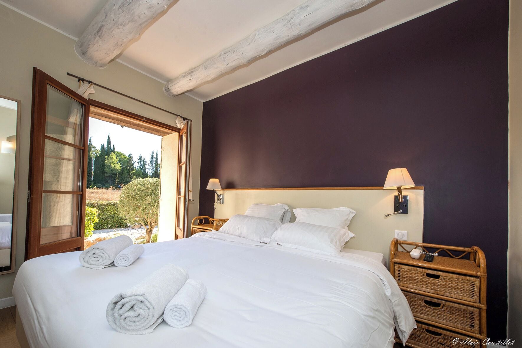 Room, Triple, King Bed, Sofa, Domaine Cie 5/10