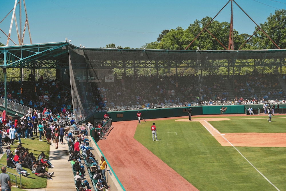 Holiday Inn Express Hotel And Suites Kinston 48/72