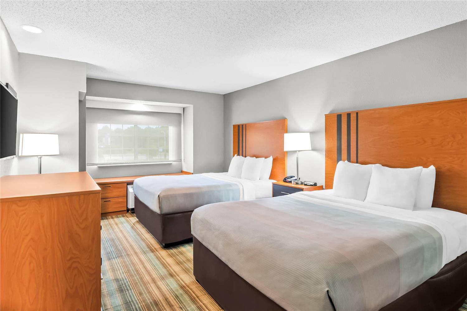 Quality Inn & Suites Bristol North 10/32