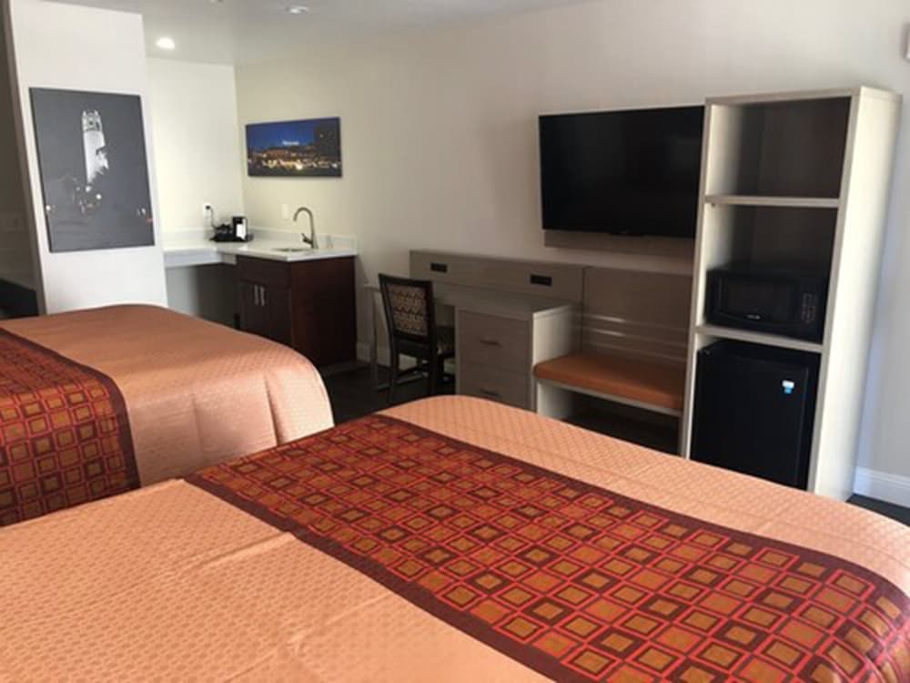 Presidio Inn 11/33