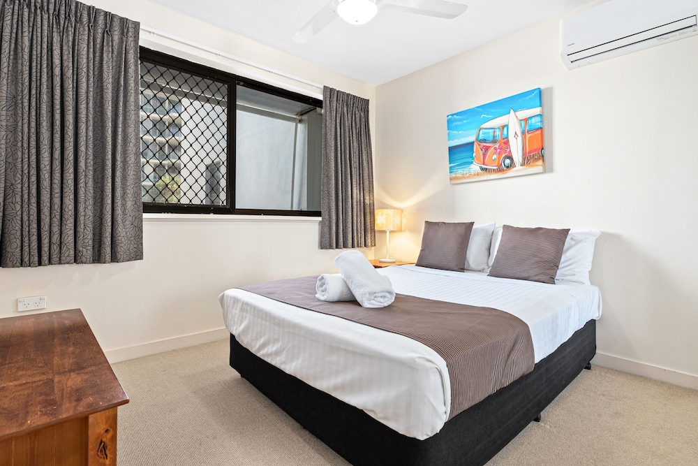 WINDWARD APARTMENTS 17/81