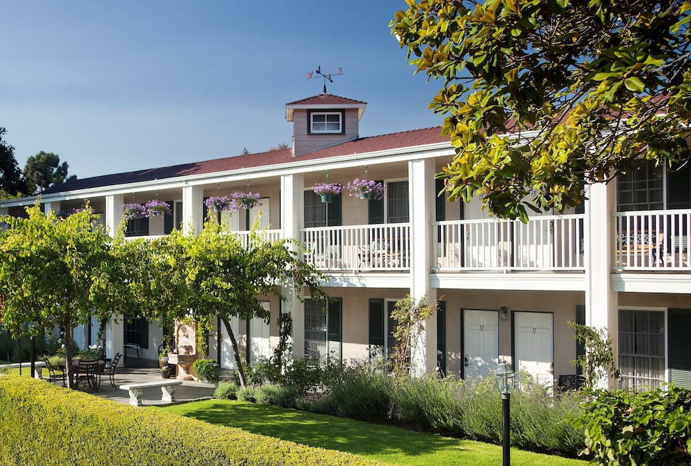 Lavender Inn By The Sea 8/45