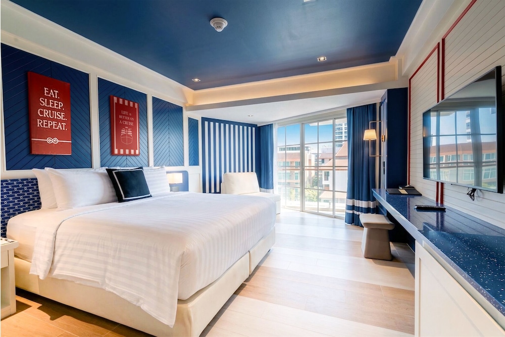 Cruise, Cabin, King Bed, Partial Sea View