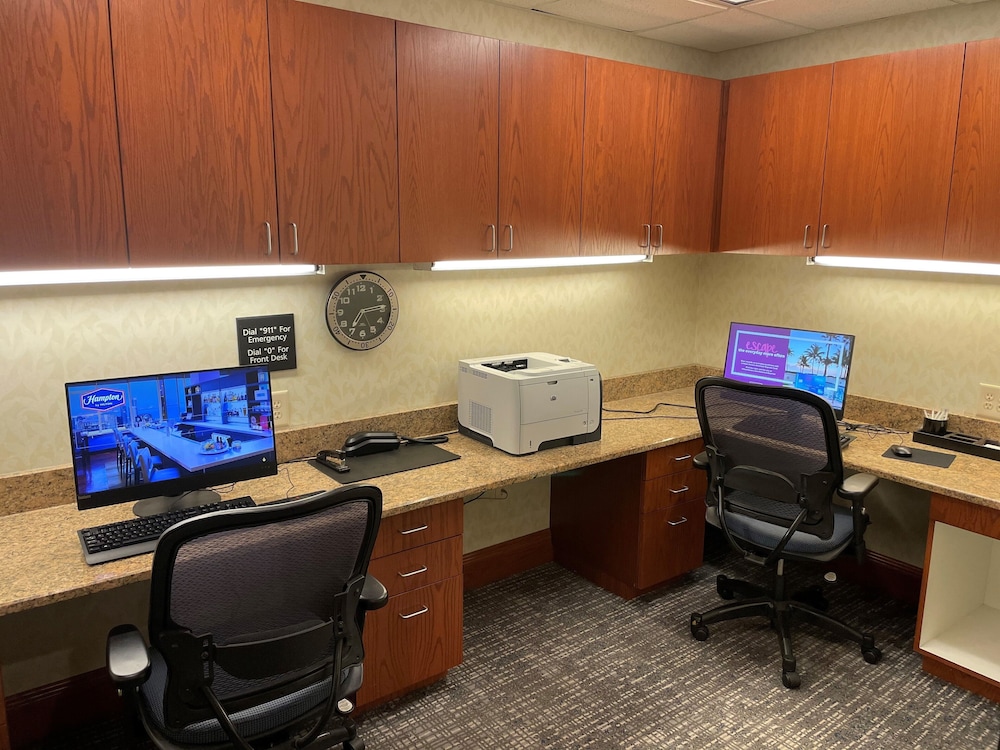Hampton Inn Harrisonburg South 50/53