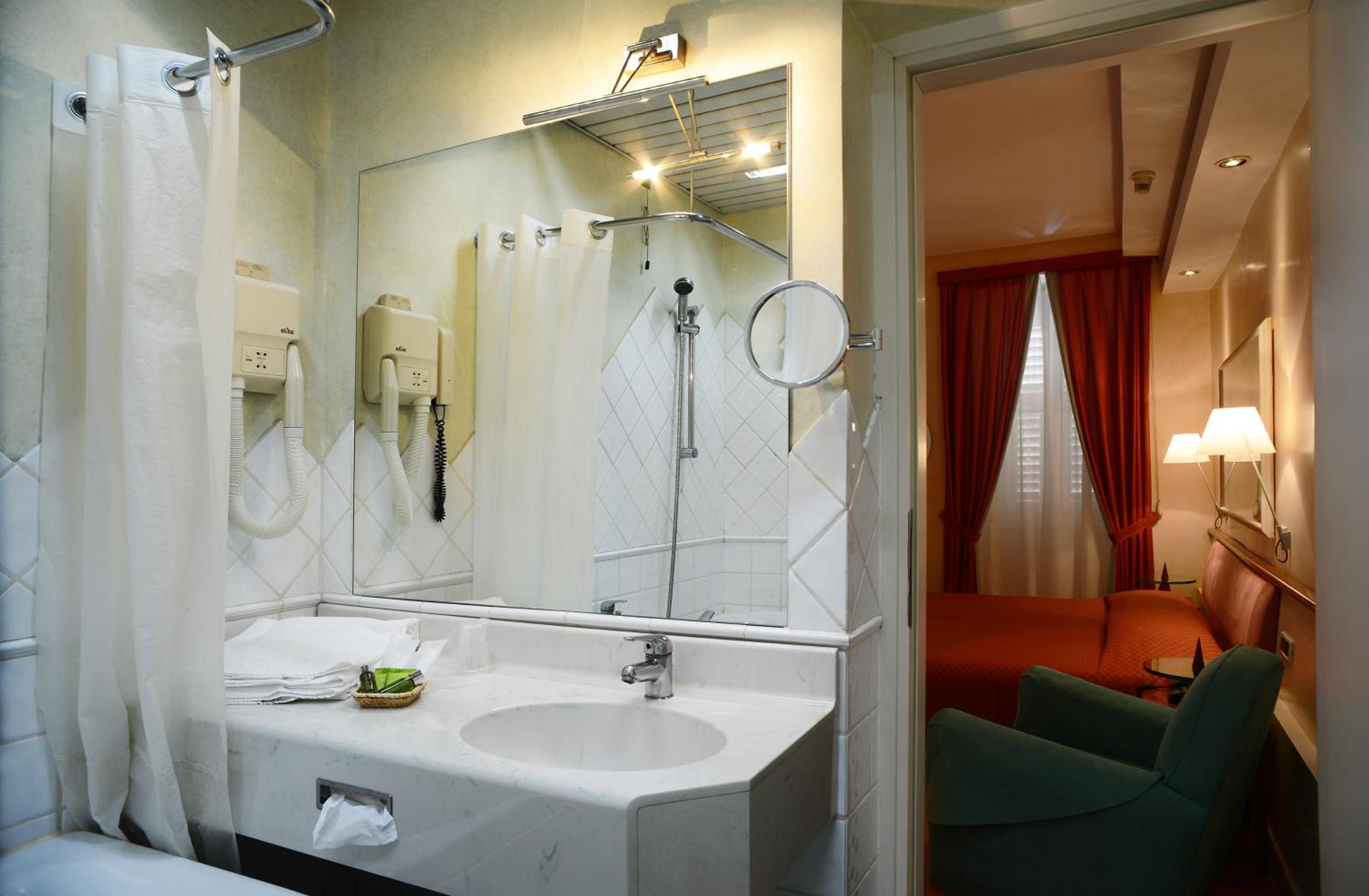 Hotel Colombia 48/51
