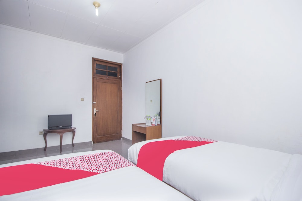 OYO 759 Hotel Dewi Sri 10/17