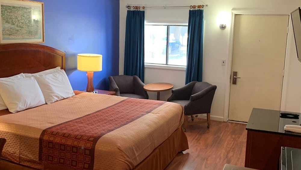 Magnuson Hotel Hampton NH 5/35