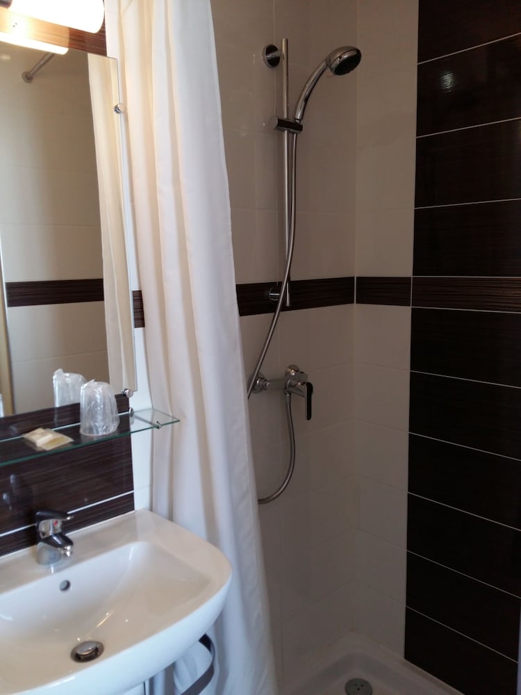 Hotel Du Roi Rene 17/19