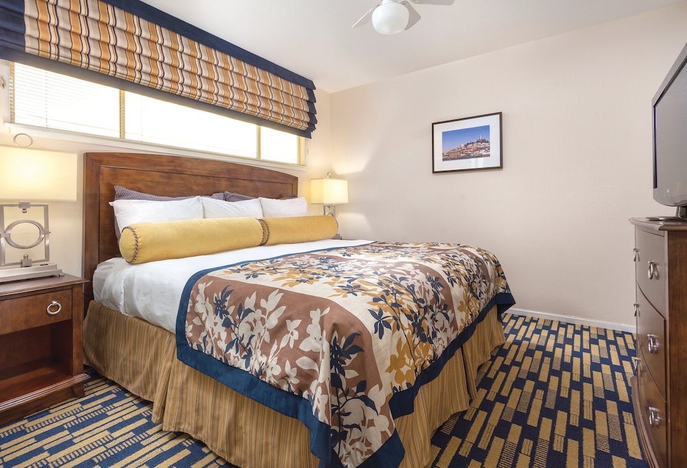 Suites At Fishermans Wharf 8/30