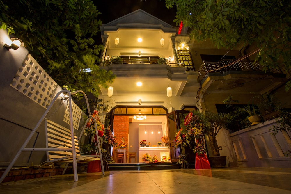 Shark Hotel - Hostel photo1