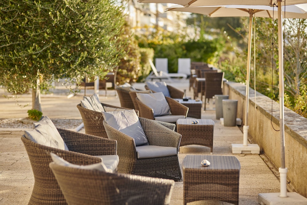 Hotel Vacances Bleues Villa Caroline 36/50
