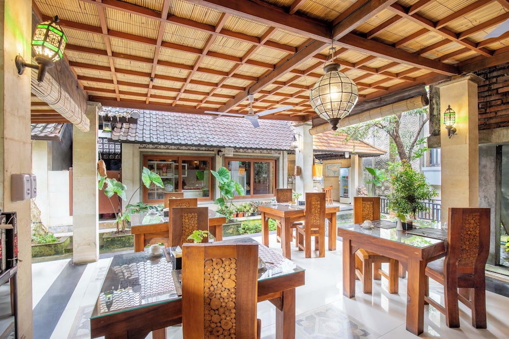 Amoya Inn 4/50