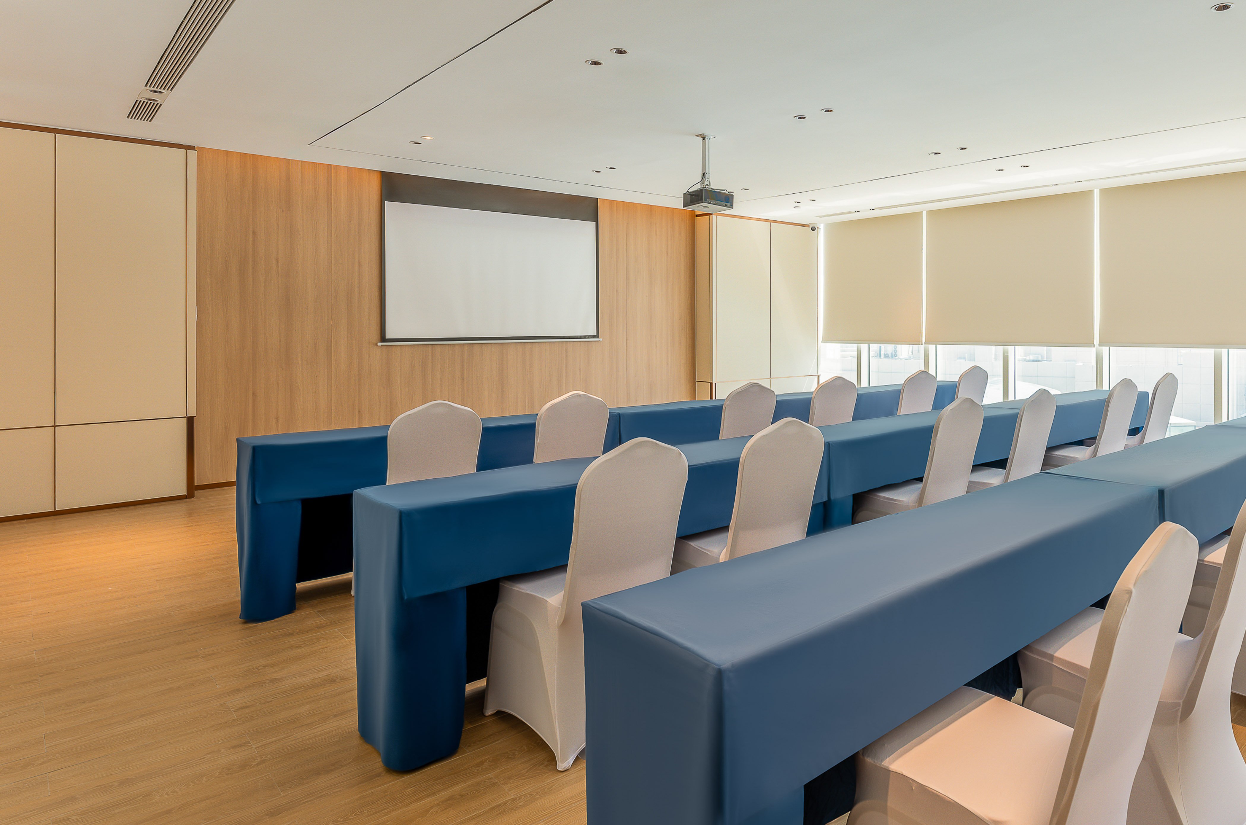 Holiday Inn Express Binzhou City Center 26/29