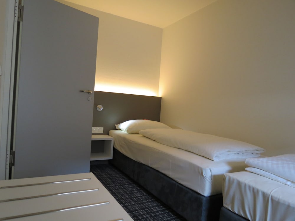 Comfor Hotel 17/72