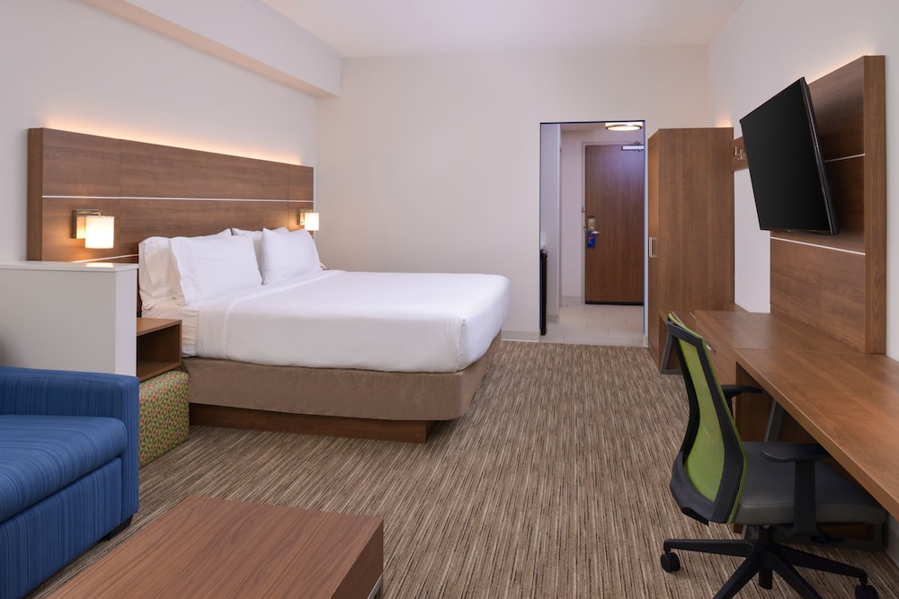 Holiday Inn Express Spring Hill 9/50