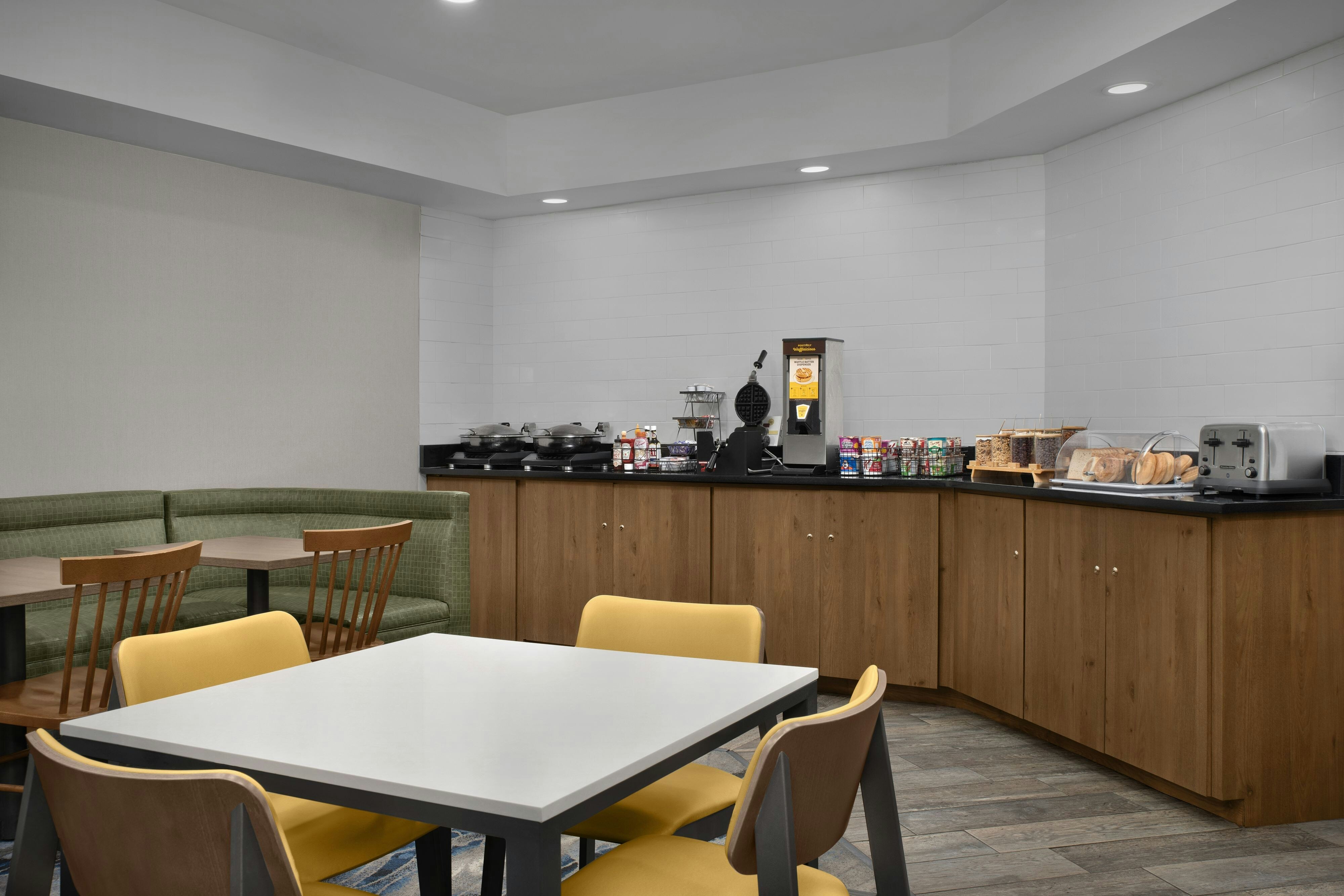 Fairfield Inn Suites Tampa North 7/11