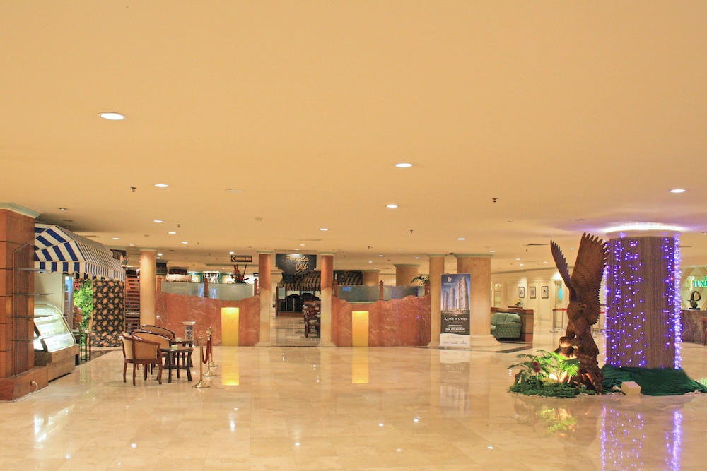 TUNJUNGAN HOTEL 15/73