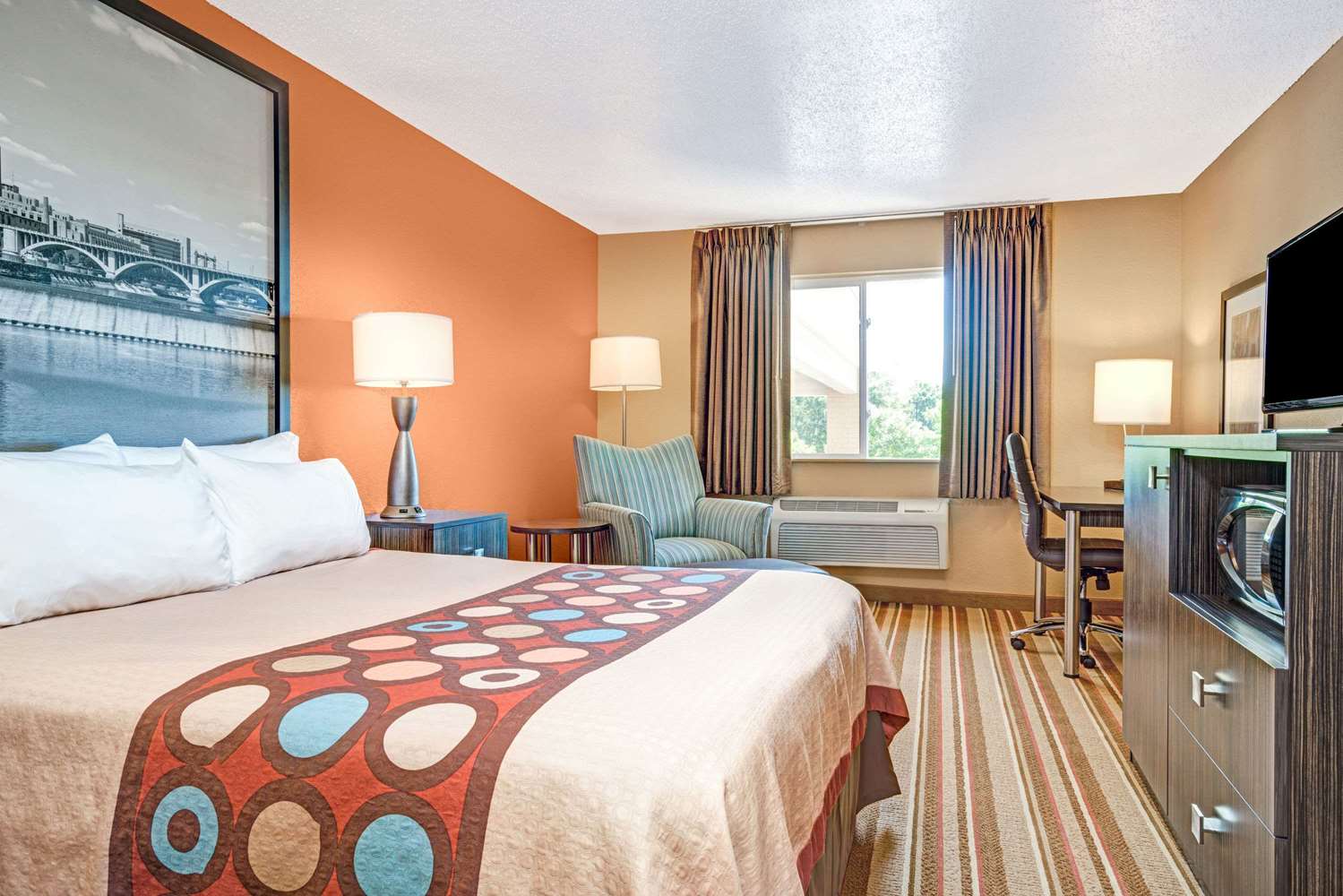 Blaine Town Inn & Suites 10/25