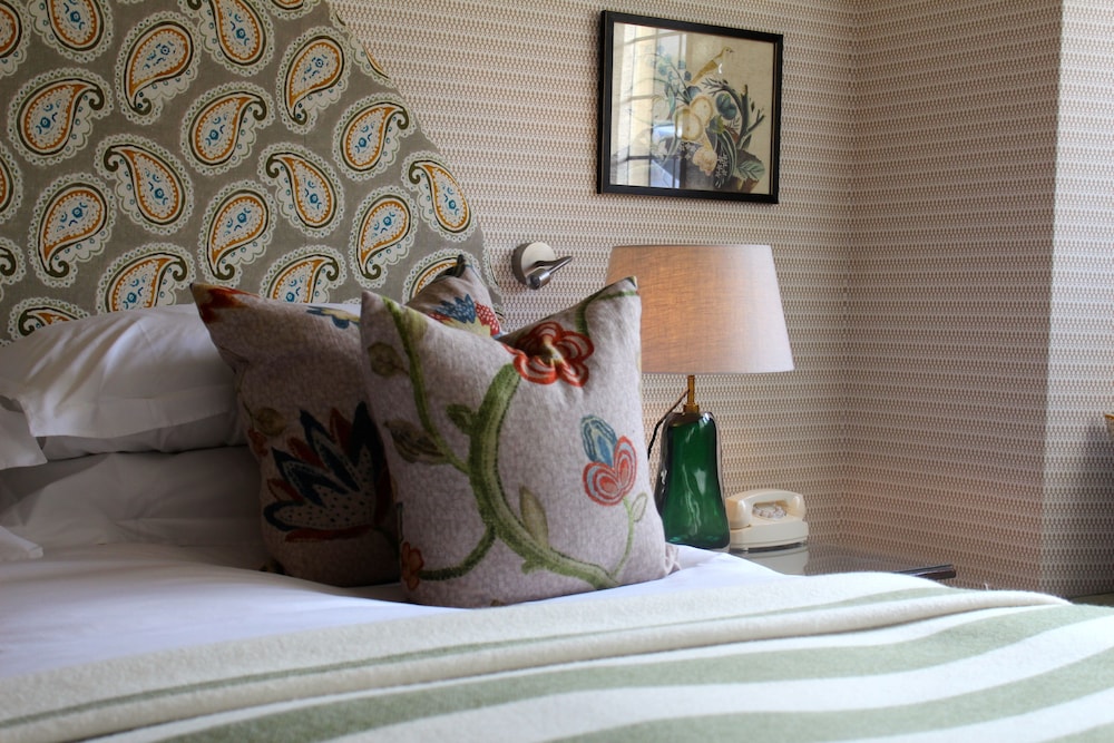 The Lamb Inn 24/50