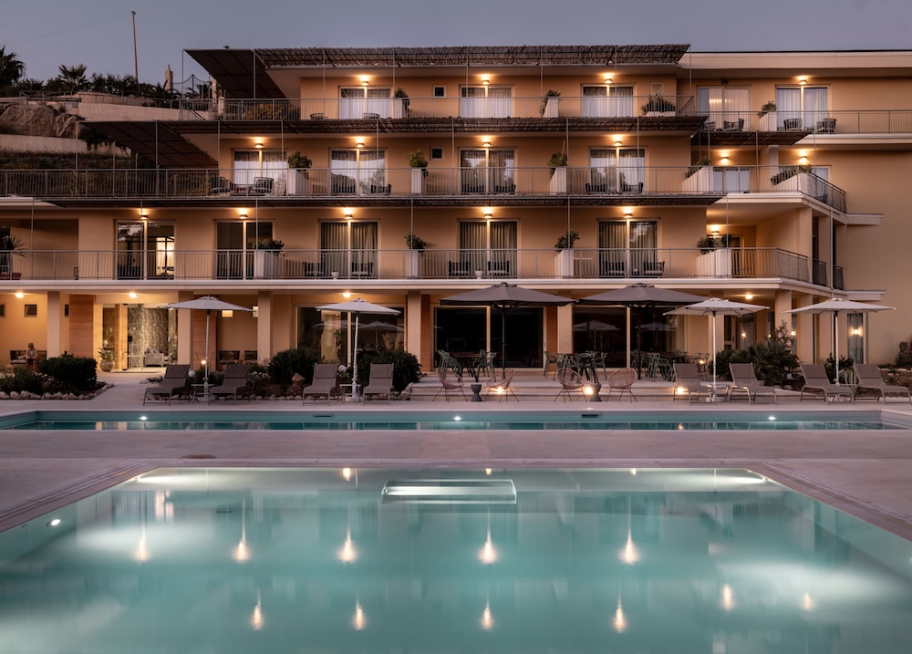 Luna Minoica Suites 3/63