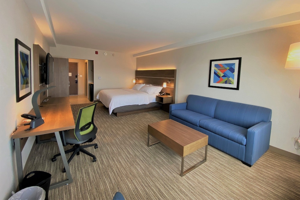 Holiday Inn Express Suites Aurora 44/77