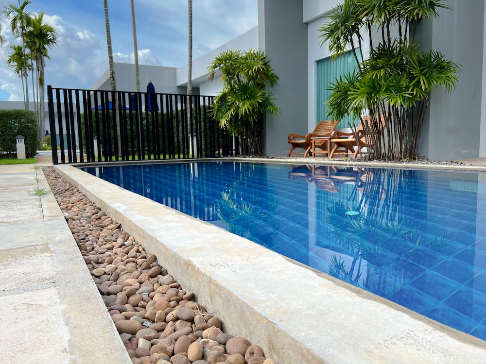 Blu Pine Villa and Pool Access 33/41