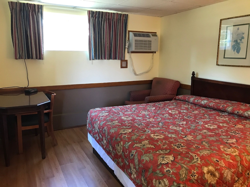 Royal Inn Motel 18/26