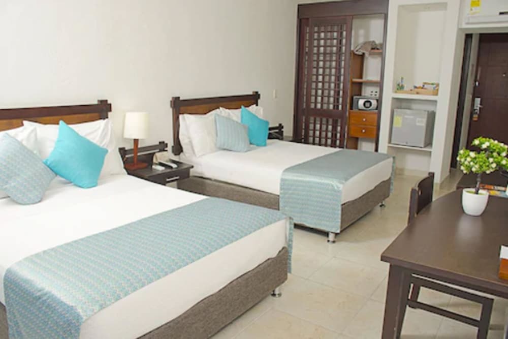 Hotel Tamaca Beach Resort 12/51