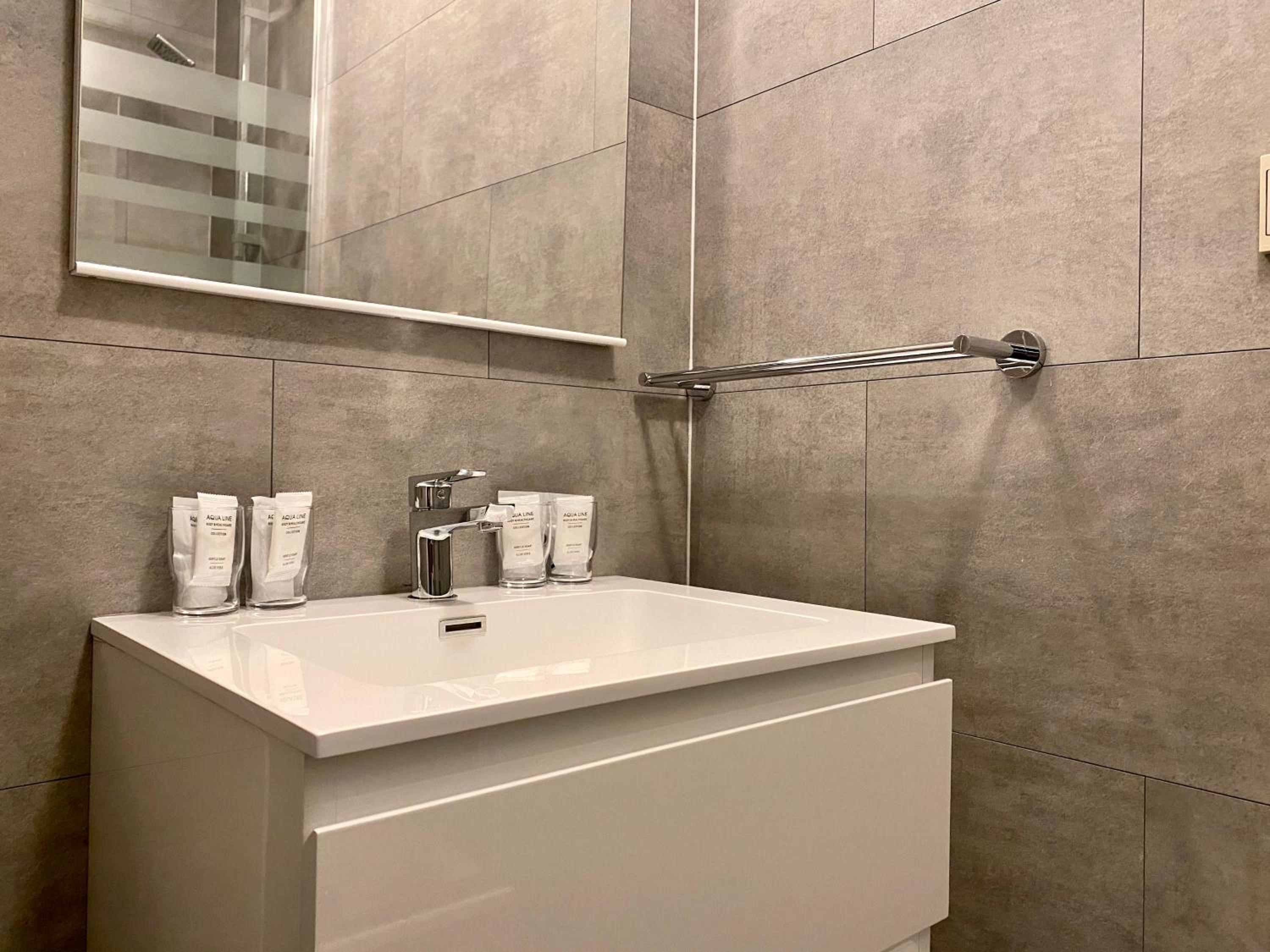 غرفة رباعية، Montovani Hotel 7/9