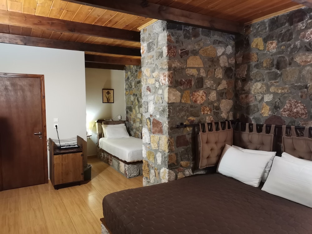 Hotel Ataviros 19/30
