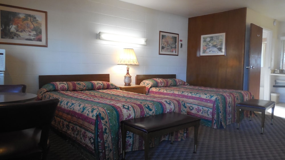 Budget Host 254 Inn Loveland 16/28