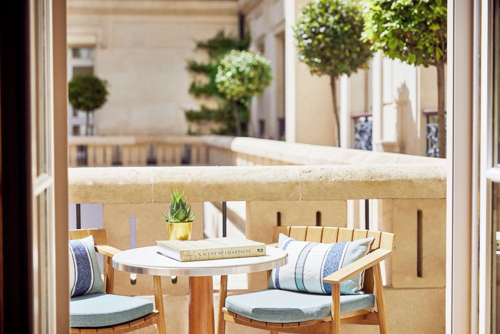 PARK HYATT PARIS VENDOME 54/71