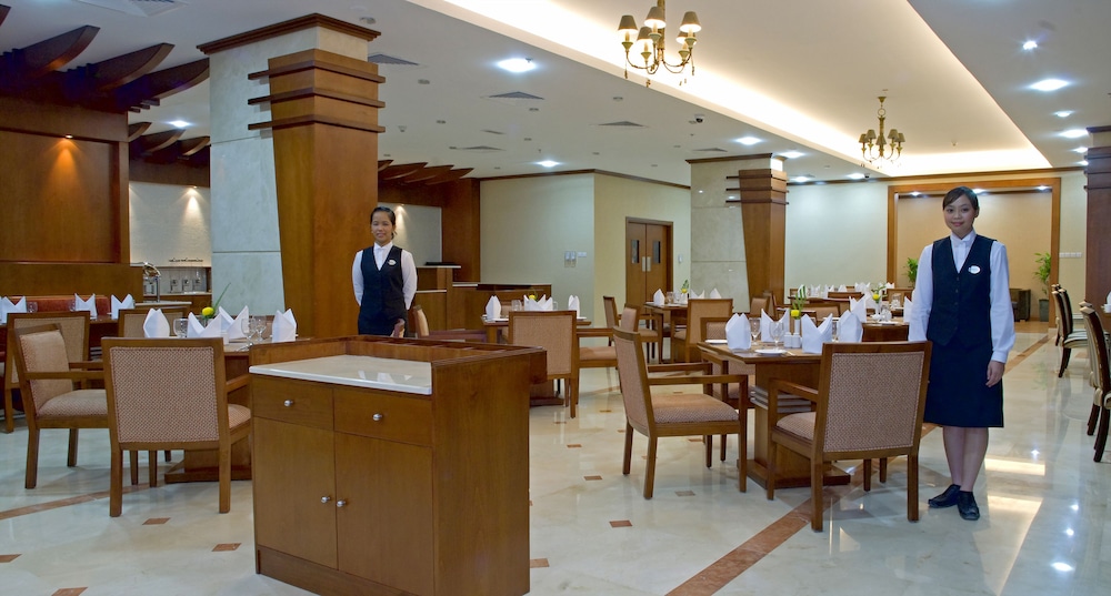 restaurant cafeteria