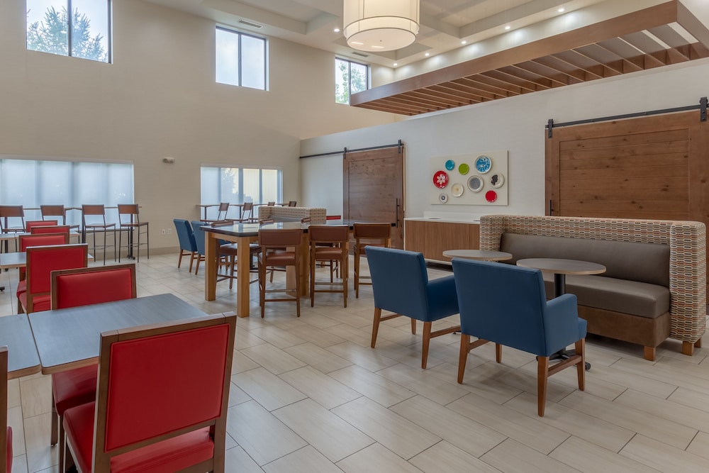 Holiday Inn Express Indianapolis Southeast 52/69