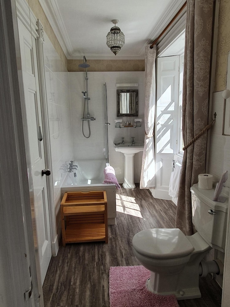 Foxghyll Country House B&amp;B 40/42
