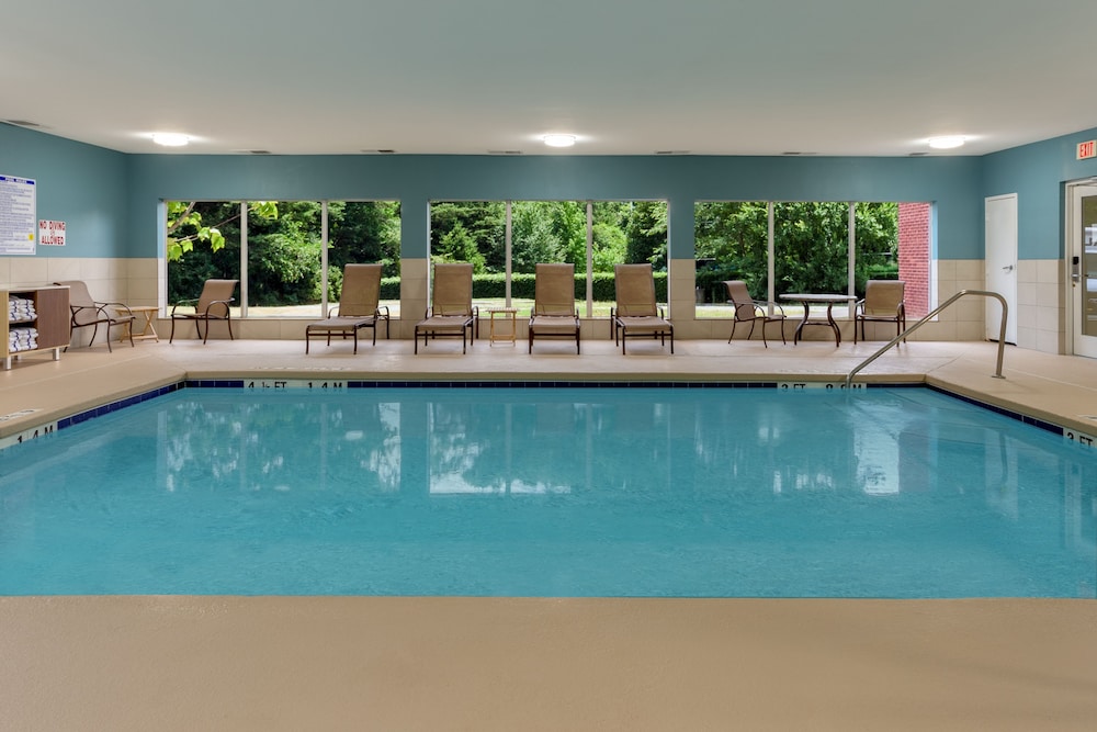 Holiday Inn Express Hotel And Suites Charlotte Arrowood 5/47